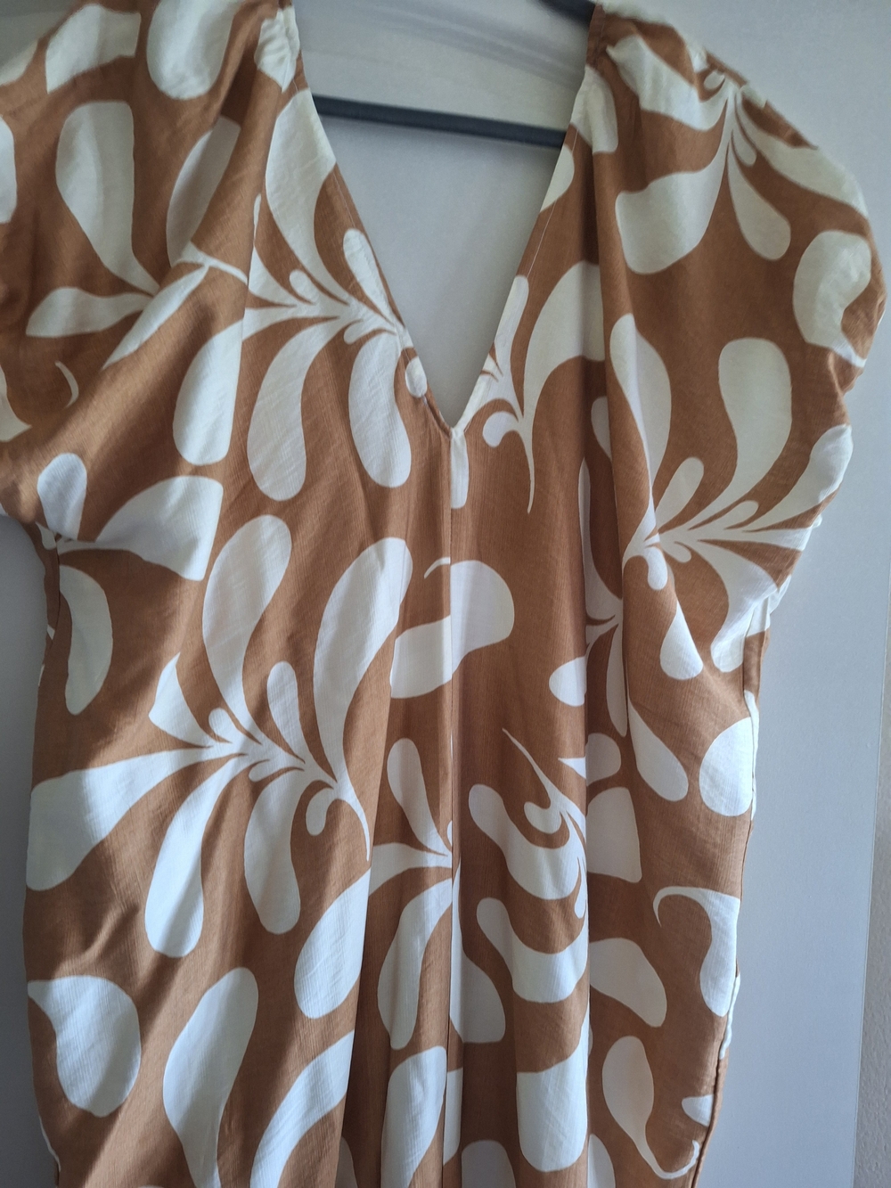 New With Tags Tan & Cream Off-Shoulder Midi Dress Size L - Picture 6 of 15